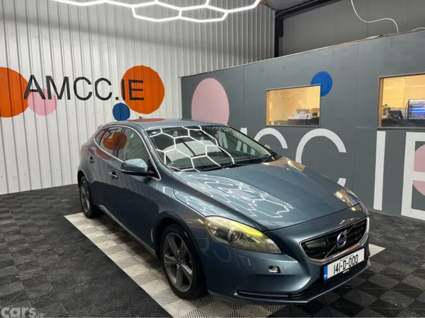 Volvo V40 Hatchback, Petrol, 2014, Blue