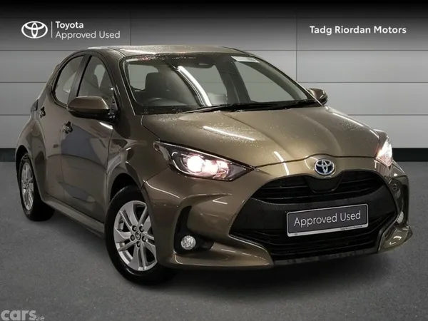 Toyota Yaris Hatchback, Petrol Hybrid, 2022, Bronze