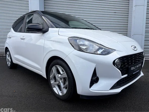 Hyundai i10 Hatchback, Petrol, 2023, White
