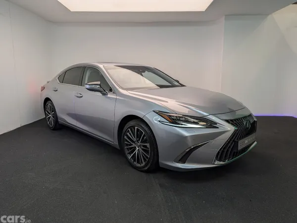 Lexus ES Saloon, Petrol Hybrid, 2025, Silver