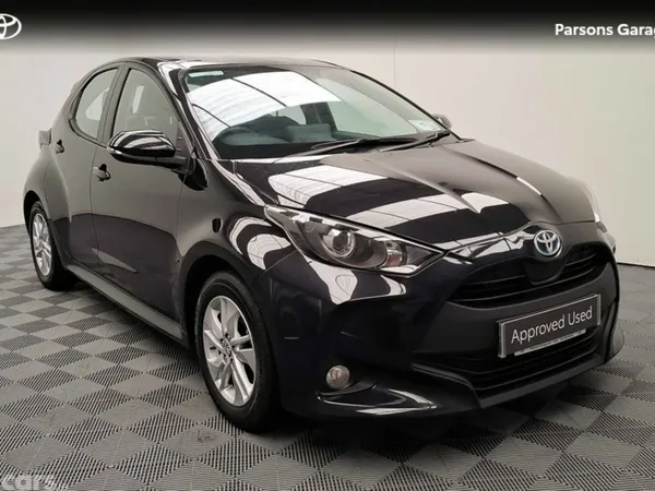 Toyota Yaris Hatchback, Petrol Hybrid, 2023, Black