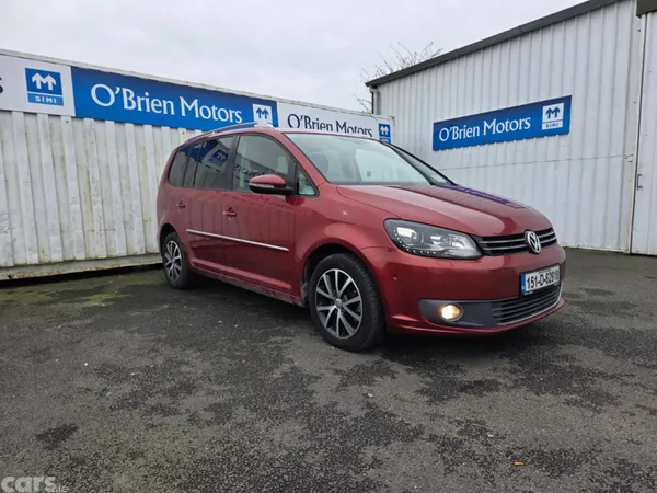 Volkswagen Touran MPV, Petrol, 2015, Red
