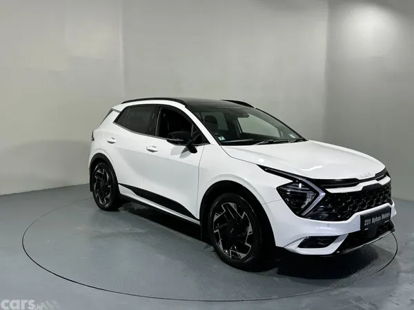 Kia Sportage SUV, Diesel Hybrid, 2023, White