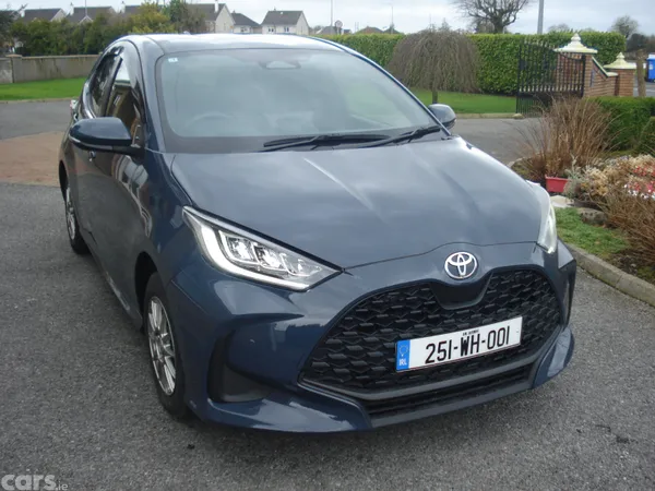 Toyota Yaris Hatchback, Petrol Hybrid, 2025, Grey