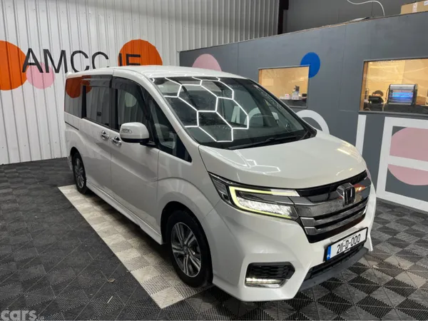 Honda Stepwagon MPV, Petrol Hybrid, 2021, White