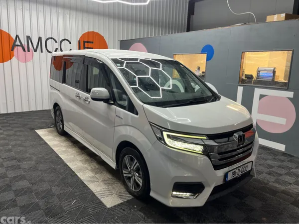 Honda Stepwagon MPV, Petrol Hybrid, 2019, White