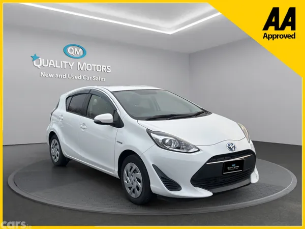 Toyota Aqua Hatchback, Petrol Hybrid, 2018, White