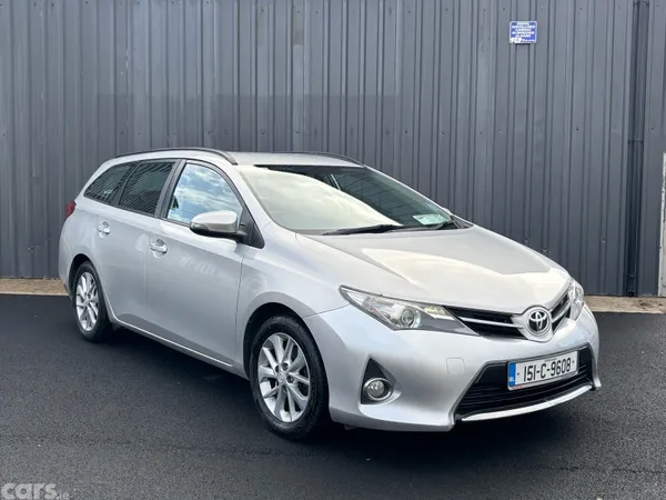 Toyota Auris Estate/Jeep, Diesel, 2015, Silver