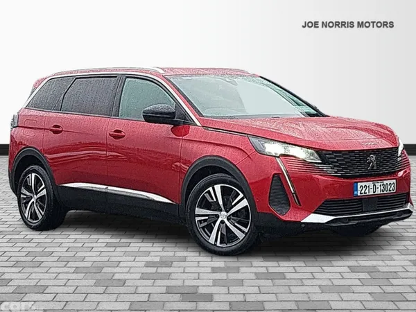Peugeot 5008 MPV, Diesel, 2022, Red