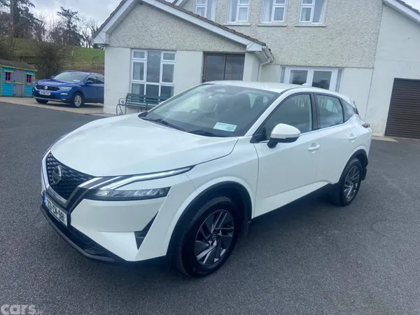 Nissan Qashqai MPV, Petrol, 2022, White