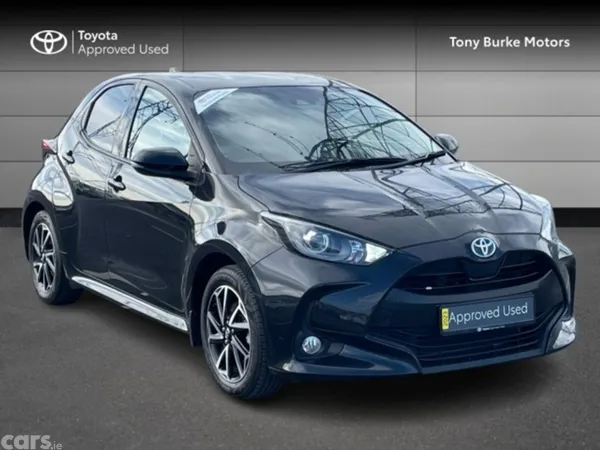 Toyota Yaris Hatchback, Petrol Hybrid, 2023, Black