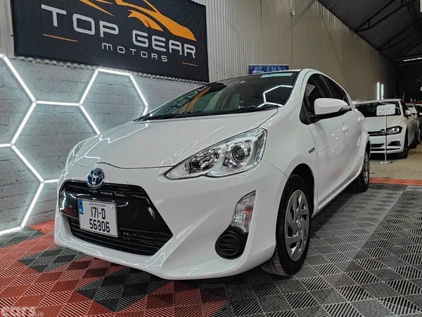 Toyota Aqua Hatchback, Petrol Hybrid, 2017, White