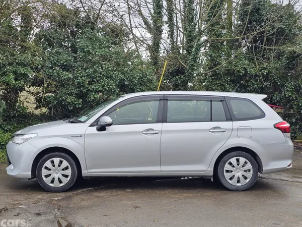 Toyota Corolla Estate, Petrol Hybrid, 2017, Silver