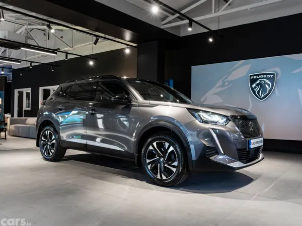 Peugeot 2008 MPV, Petrol, 2023, Grey