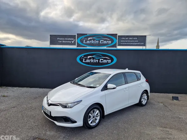 Toyota Auris MPV, Petrol, 2016, White