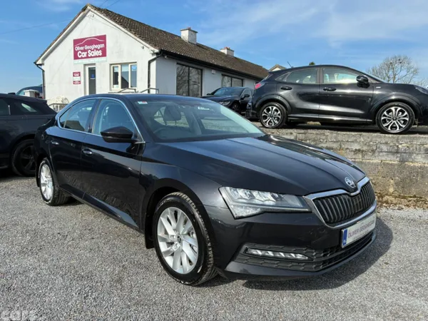 Skoda Superb Hatchback, Diesel, 2022, Black