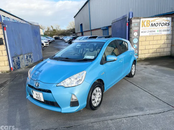 Toyota Aqua Hatchback, Petrol Hybrid, 2014, Blue