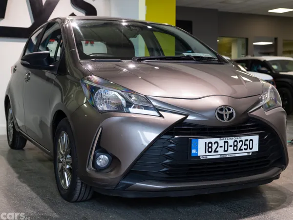Toyota Yaris Hatchback, Petrol, 2018, Grey