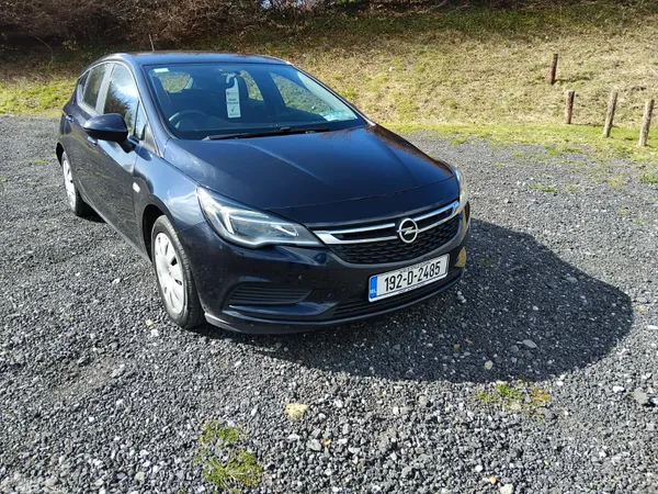 Opel Astra Hatchback, Petrol, 2019, Blue