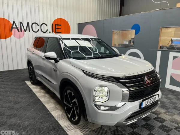Mitsubishi Outlander SUV, Petrol Plug-in Hybrid, 2023, White