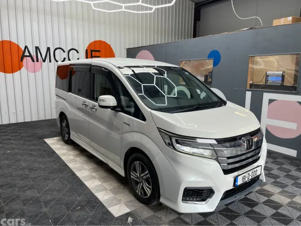 Honda Stepwagon MPV, Petrol Hybrid, 2018, White