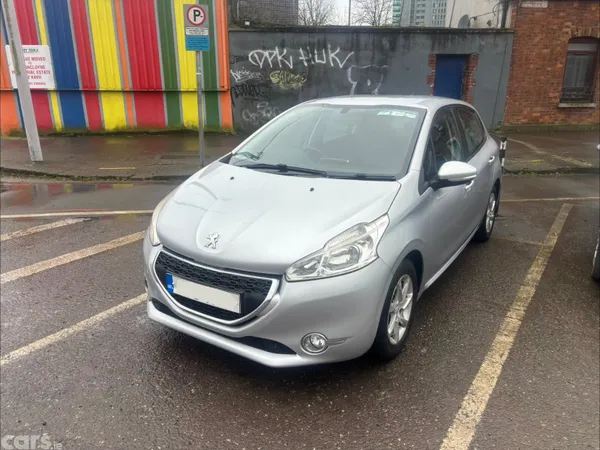 Peugeot 208 Hatchback, Petrol, 2014, Silver