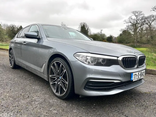 BMW 5-Series Saloon, Petrol Plug-in Hybrid, 2017, Blue