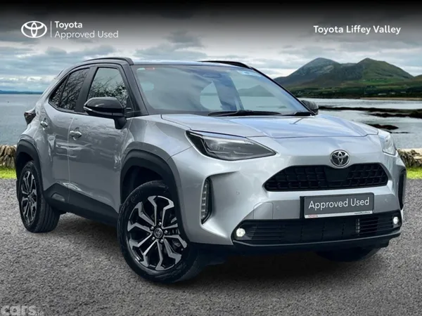 Toyota Yaris Cross Hatchback, Petrol Hybrid, 2025, Silver