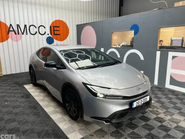 Toyota Prius Saloon, Petrol Hybrid, 2025, Silver