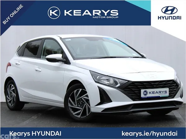 Hyundai i20 Hatchback, Petrol, 2025, White