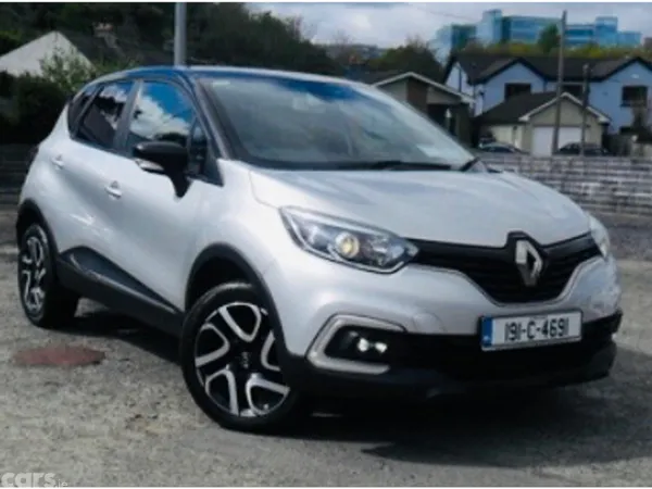 Renault Captur Hatchback, Petrol, 2019, Silver