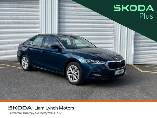 Skoda Octavia Saloon, Petrol, 2024, Blue