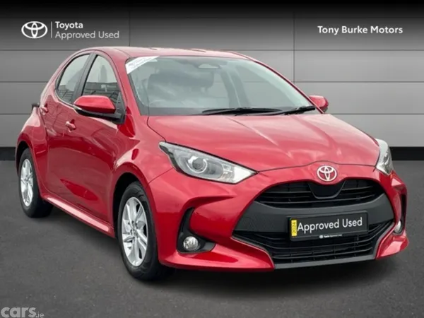 Toyota Yaris Hatchback, Petrol Hybrid, 2024, Red