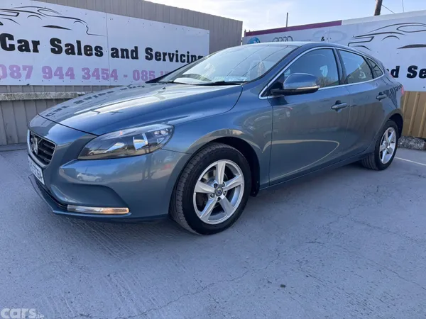 Volvo V40 Hatchback, Diesel, 2014, Blue
