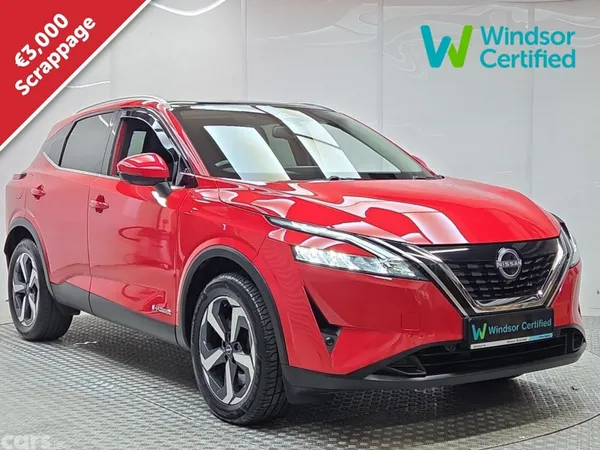Nissan Qashqai MPV, Petrol Hybrid, 2023, Red