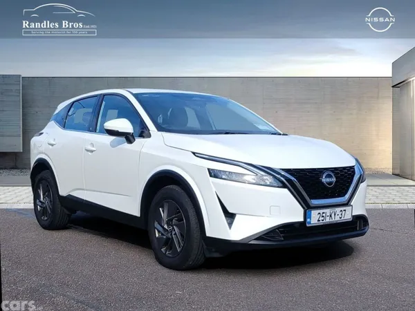 Nissan Qashqai MPV, Petrol, 2025, White