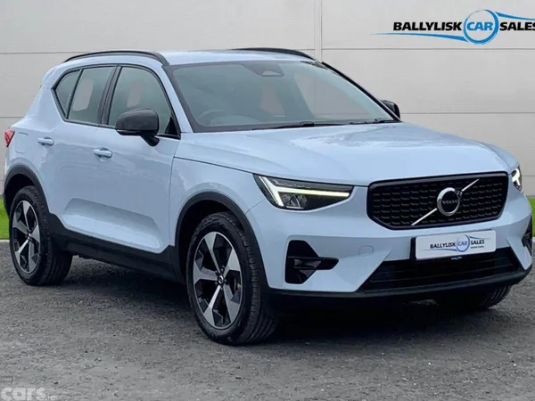 Volvo XC40 SUV, Petrol Hybrid, 2025, Blue