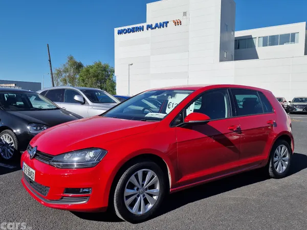 Volkswagen Golf Hatchback, Petrol, 2016, Red