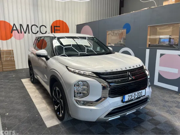 Mitsubishi Outlander SUV, Petrol Plug-in Hybrid, 2023, White