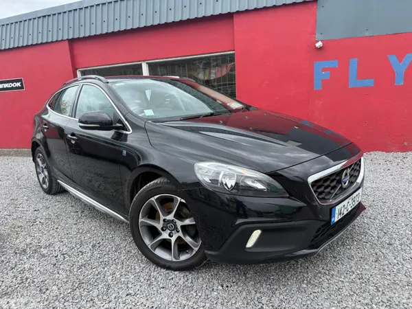 Volvo V40 Hatchback, Diesel, 2014, Black