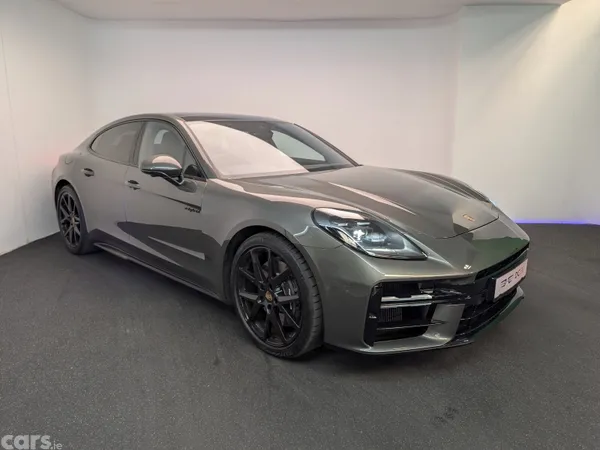 Porsche Panamera Hatchback, Petrol Plug-in Hybrid, 2025, Green