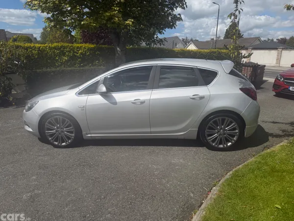 Vauxhall Astra Hatchback, Diesel, 2012, Silver