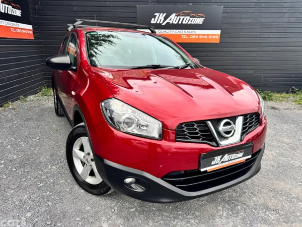 Nissan Qashqai SUV, Diesel, 2012, Red
