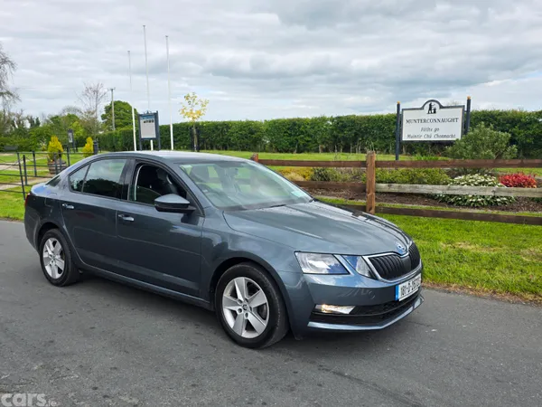 Skoda Octavia Saloon, Diesel, 2018, Grey