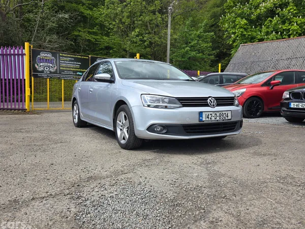Volkswagen Jetta Saloon, Diesel, 2014, Silver