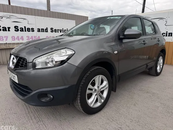 Nissan Qashqai Hatchback, Diesel, 2013, Grey