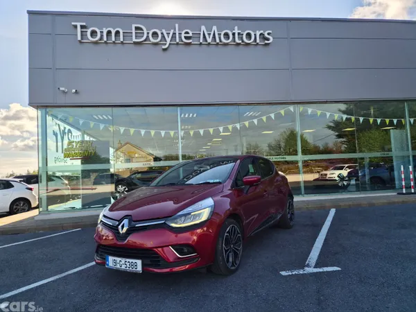 Renault Clio Hatchback, Petrol, 2019, Red
