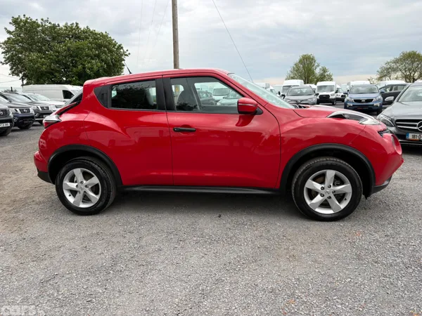 Nissan Juke SUV, Diesel, 2017, Red