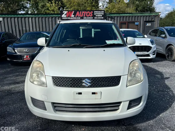 Suzuki Swift Hatchback, Petrol, 2010, White