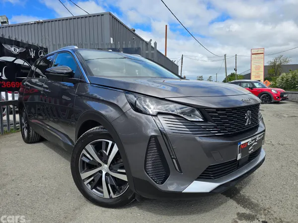 Peugeot 5008 MPV, Petrol, 2022, Grey
